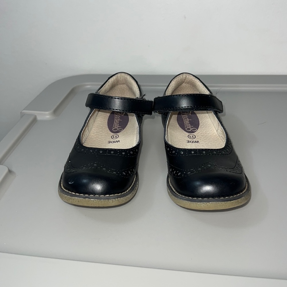 Footmates Girls Size 1. Used